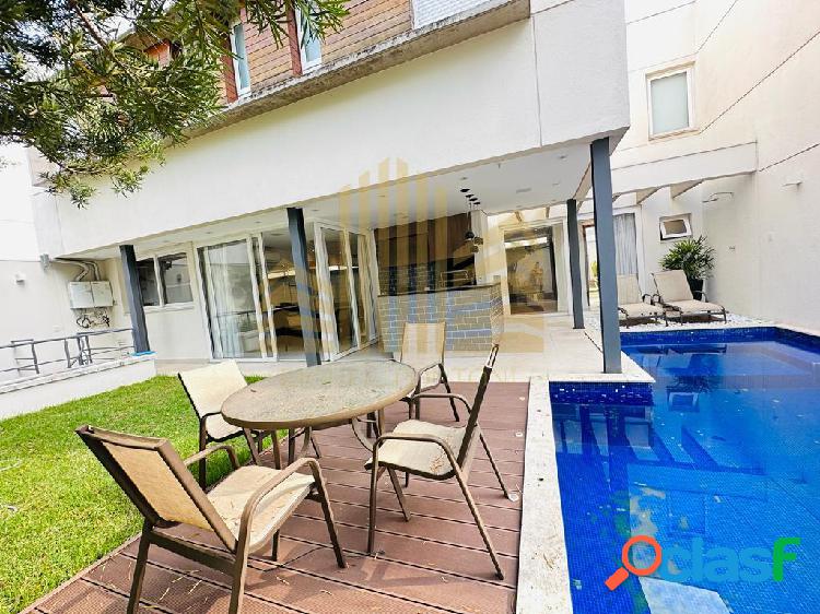 Casa de condomínio com 4 quartos, 310m², à venda em São