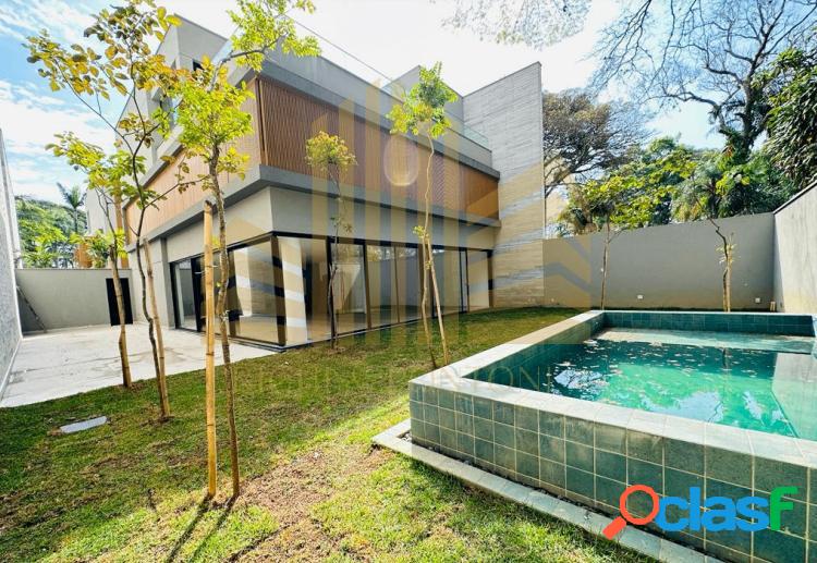 Casa de condomínio com 4 quartos, 739,56m², à venda em