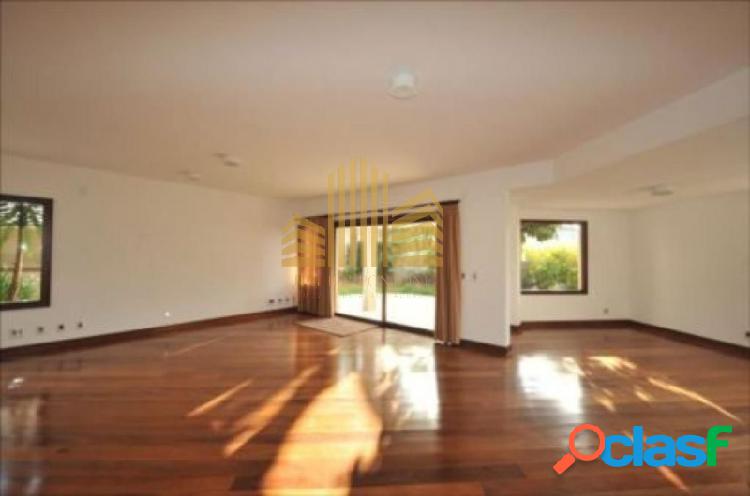 Casa de condomínio com 4 quartos, 768m², à venda em São