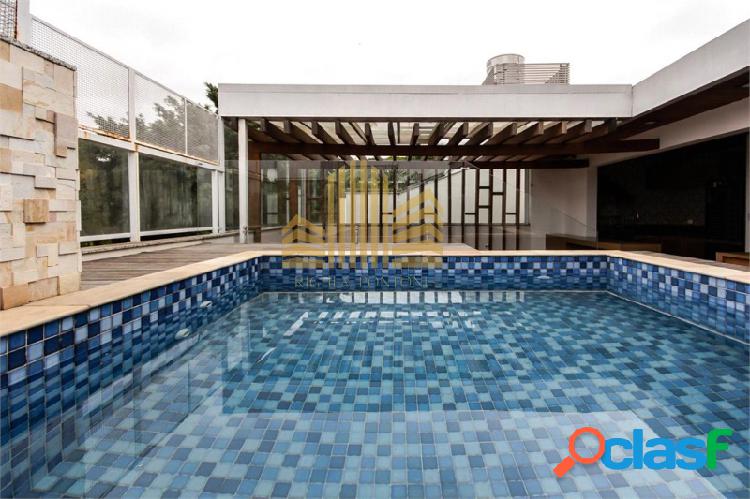Casa de condomínio com 5 quartos, 750m², à venda em São