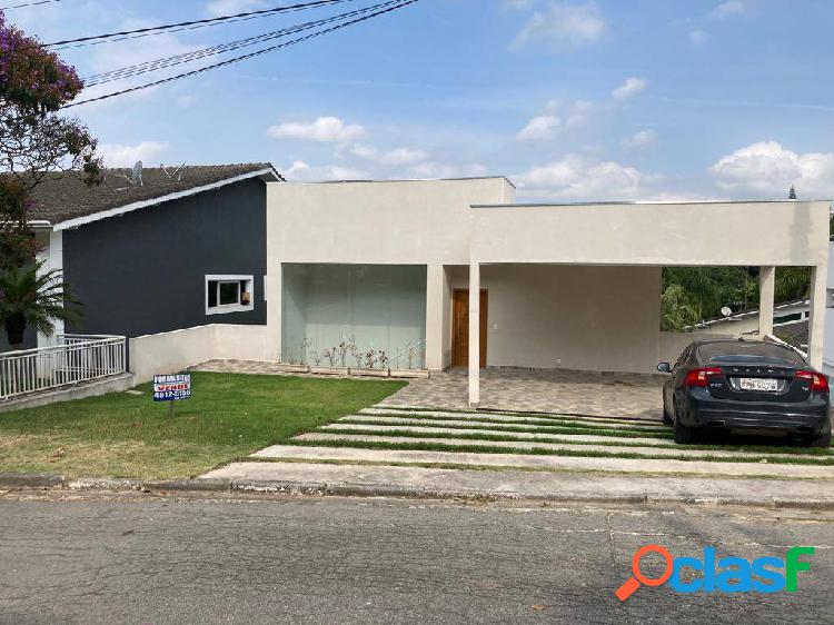 Casa nova recém construída contemporânea Condomínio