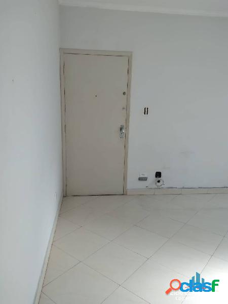 Excelente apartamento com vaga de garagem demarcada