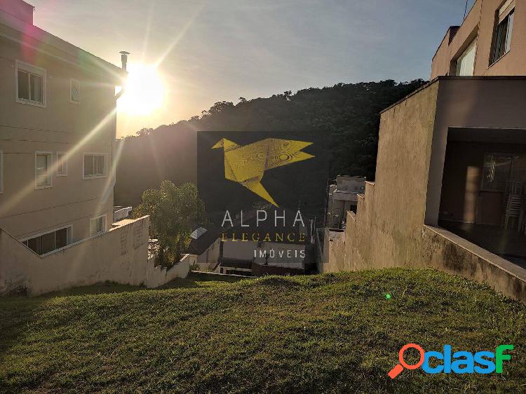 Terreno a Venda no Valville 1 Localizado em Alphaville