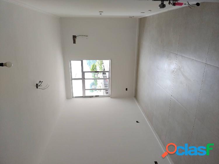 Apartamento 2 Dormitórios - Vazio - Reformado - Garagem -