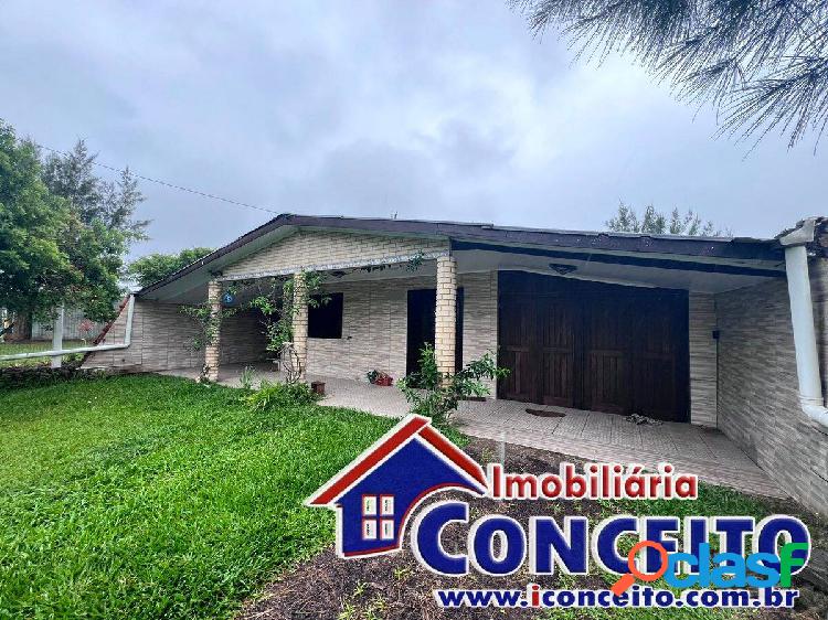 C247 - Linda residência com excelente localização no