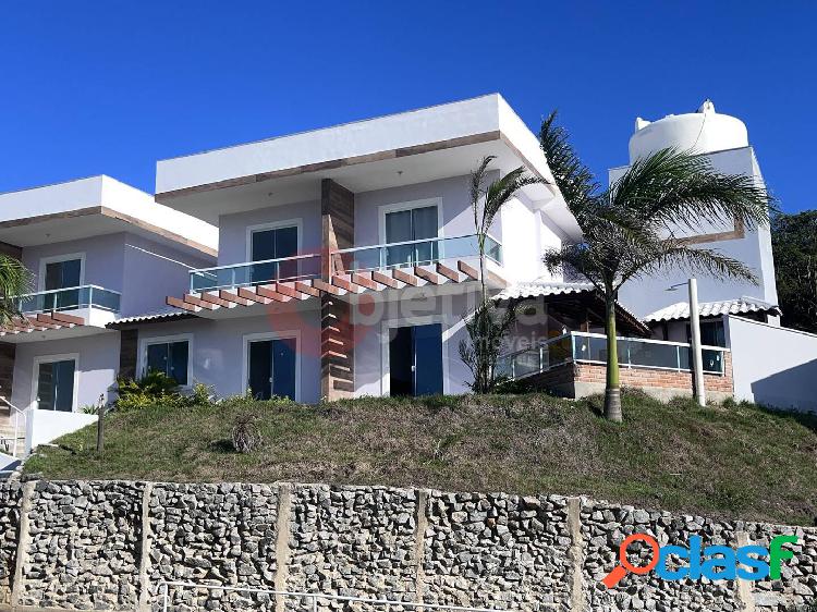 Casa com 3 dormitórios à venda, 82 m² por R$420.000,0 -