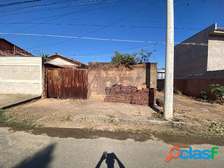 Vende-se lote localizado no bairro planalto