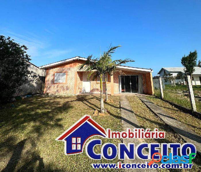 C317 - Excelente residência a 200 metros do mar no