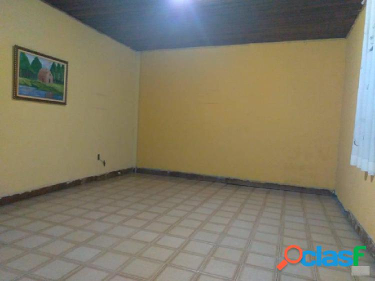 Casa Duplex 4 Quartos, 3 Banheiros e Terraço. Próx West