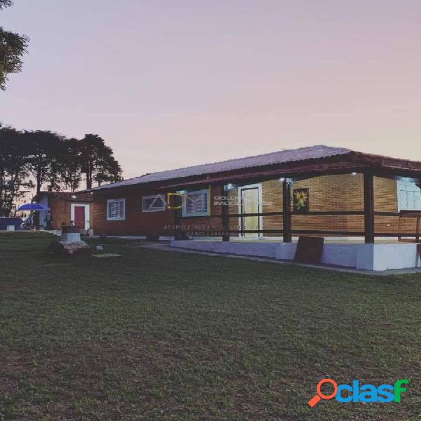Chácara com piscina, próximo a cidade de Botucatu-SP
