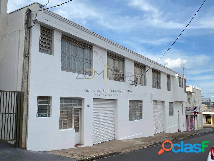 Galpão no Centro com 600 m², disponível pra venda e