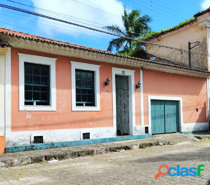 Linda casa à venda no centro de Iguape/SP