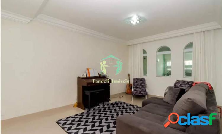Sobrado à venda com 175m², 3 dormitórios e 2 vagas