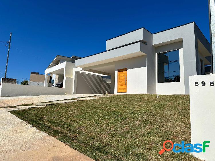 Vende linda casa em Condomínio fechado em Vargem grande