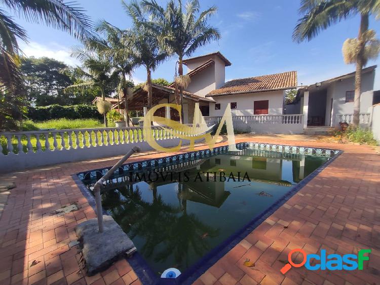 Ótima casa com piscina para locação mensal em Atibaia