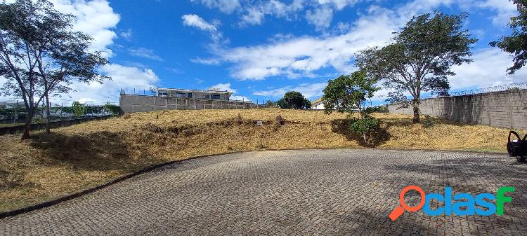 Ótimo Terreno - Colinas Parahyba - Venda - 1800 m²