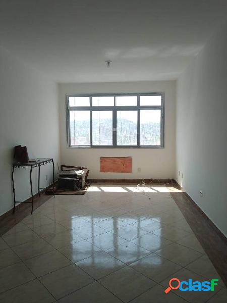 Apartamento 2 Dormitórios - Vazio- Grande - 1 Vaga - Bairro