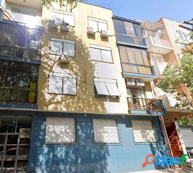 Apartamento com 2 quartos, 82m², à venda em Porto Alegre,