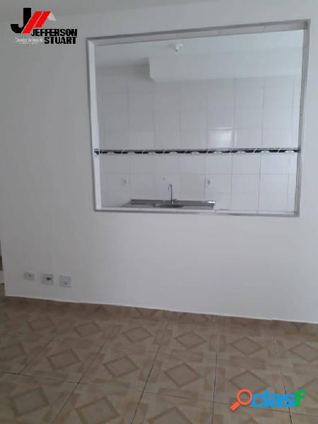 Apartamento térreo 2 dormitórios com segurança 24 horas.