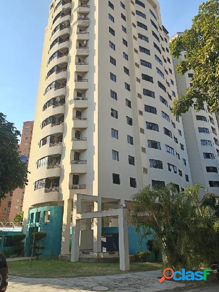 En Venta amplio Pent House en la Trigaleña en Resd Cotoperi