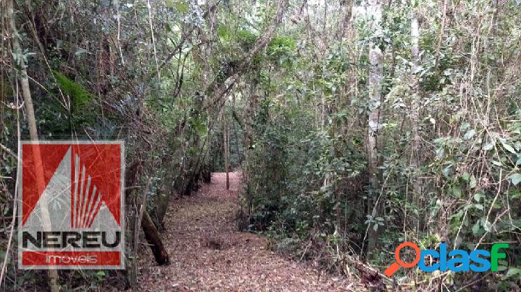 ÁREA DE RESERVA COM RIO