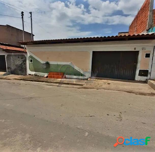 Vende-se casa no bairro novo delfino