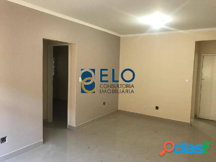 Apartamento 2 dormitórios, dep. empreg., reformado, C.