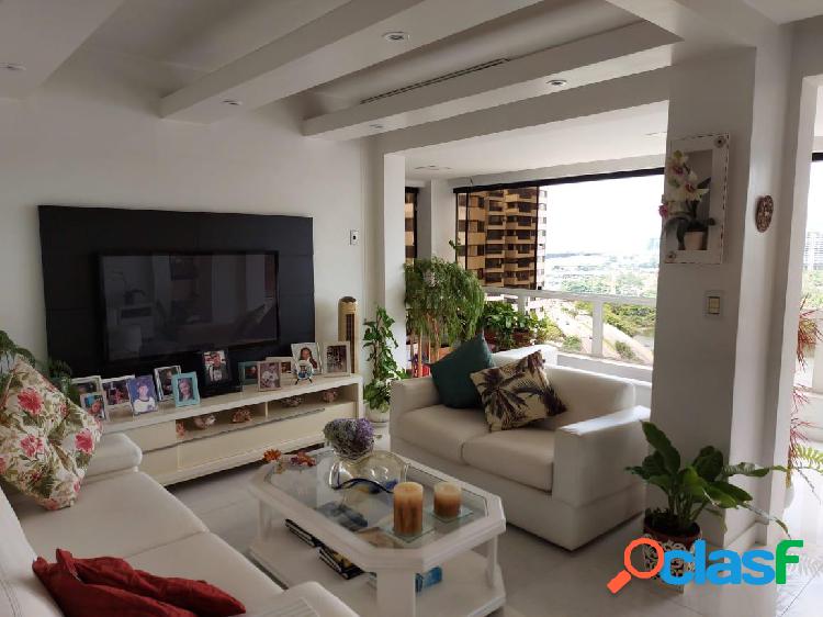 Apartamento com 3 quartos, 127m², à venda em Rio de