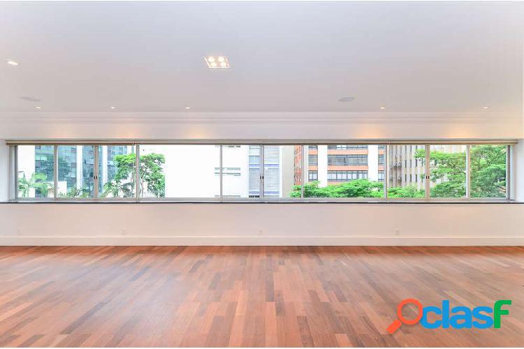 Apartamento com 3 quartos, 226m², à venda em São Paulo,
