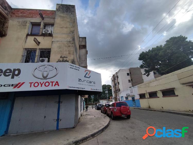 Se vende local zona av bolivar de Naguanagua calle