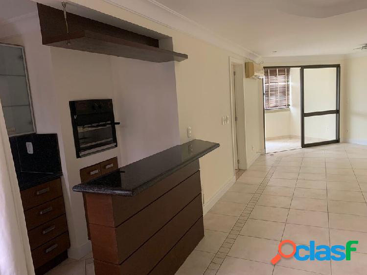 Apartamento com 3 quartos, 100m², à venda em Porto Alegre,