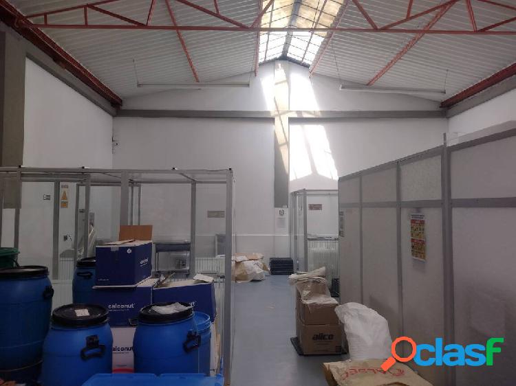 SE VENDE BODEGA EN SALAR GOMEZ PUENTE ARANDA
