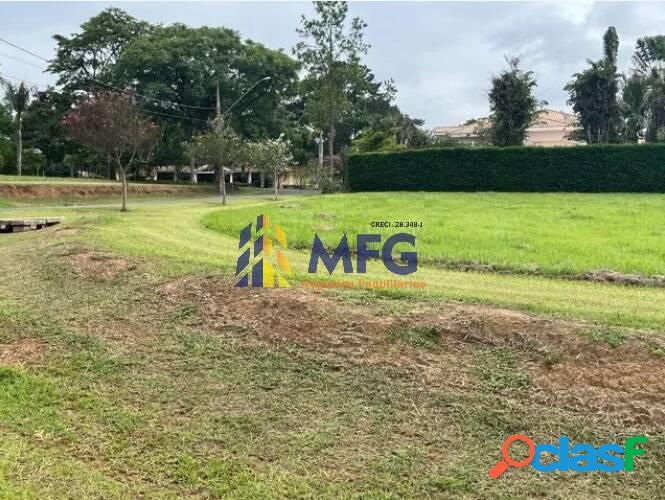 Terreno de esquina à venda no Condomínio Vivendas do Lago