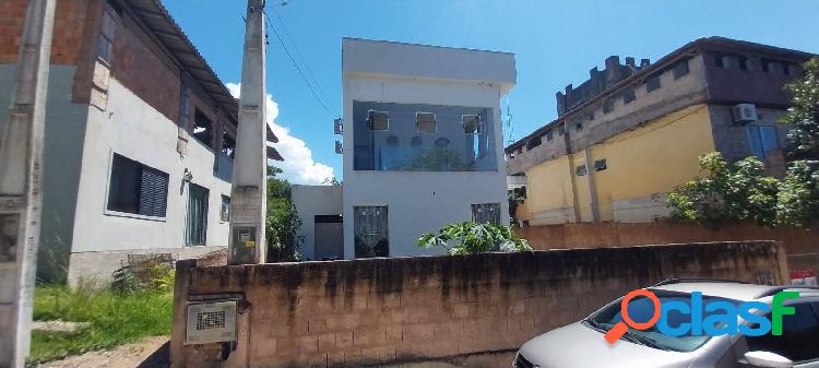 VENDE UMA CASA NO ALTO PEREQUE PORTO BELO SC.