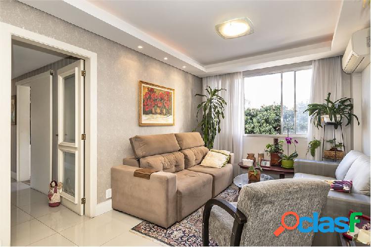 Apartamento com 3 quartos, 95m², à venda em Porto Alegre,
