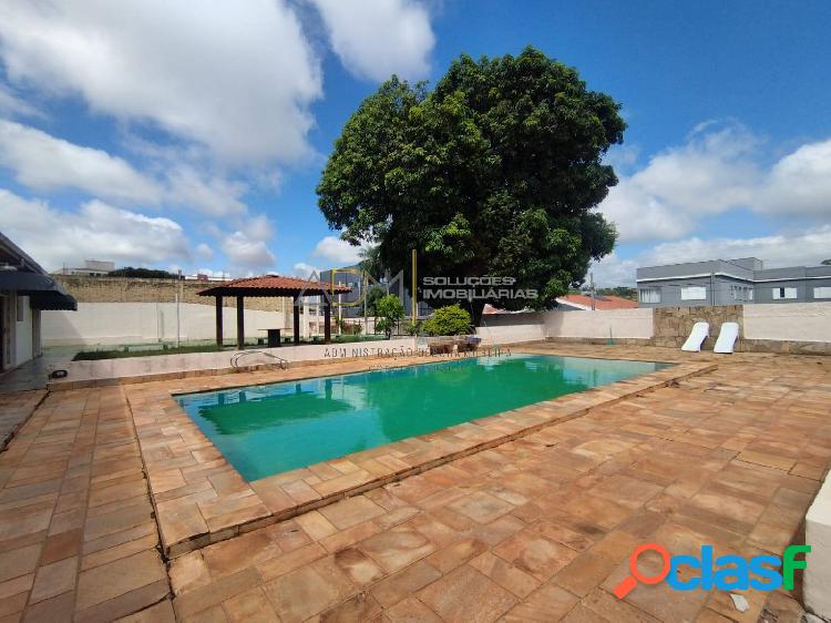 Casa com 1.424 m² de área total com piscina no Jd Bom