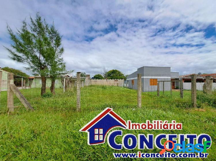 T153 - Excelente terreno a 400 metros do mar no Balneário