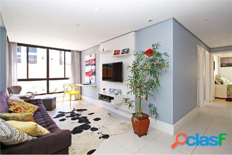 Apartamento com 3 quartos, 84m², à venda em Porto Alegre,
