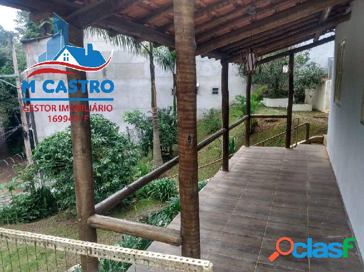 Casa com 03 dormitórios e pomar - 02 vagas - Embu das Artes