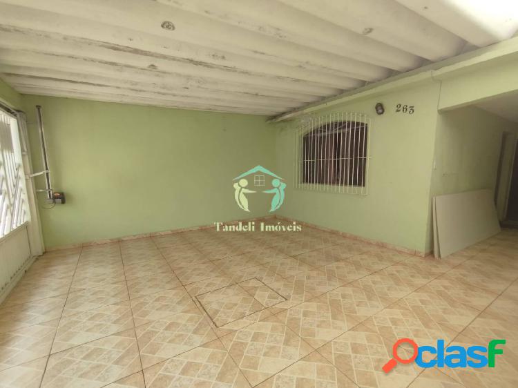 Casa térrea à venda com 140m², 3 quartos e 2 vagas (Vila