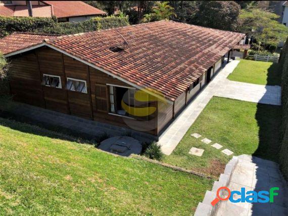 Excelente casa teacuterrea preacutefabricada em madeira