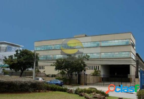 Galpatildeo com msup de construccedilatildeo msup de terreno