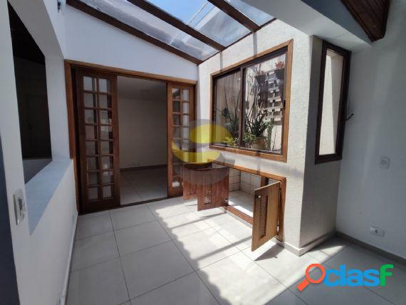 Linda casa com oacutetima localizaccedilatildeo