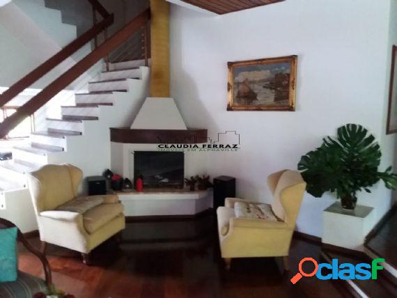 Linda casa e oacutetima localizaccedilatildeo