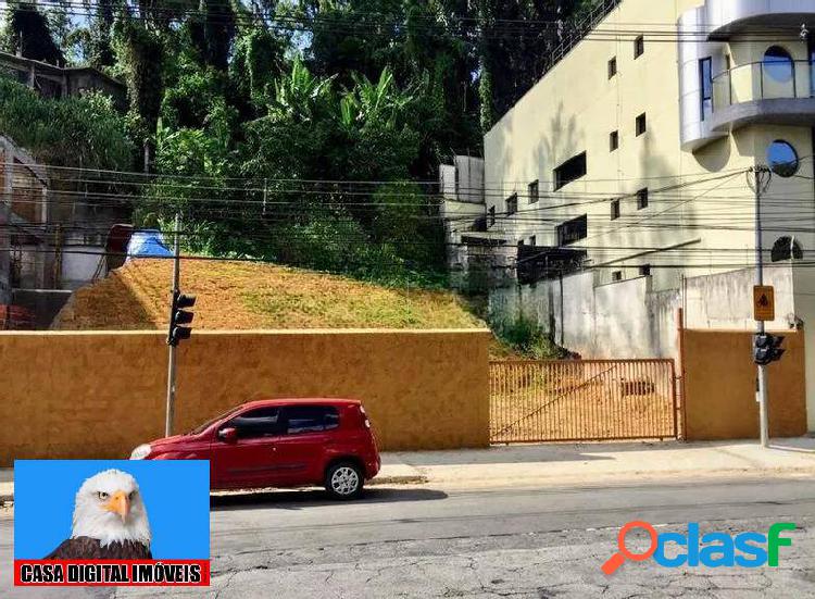 Terreno com 750 metros