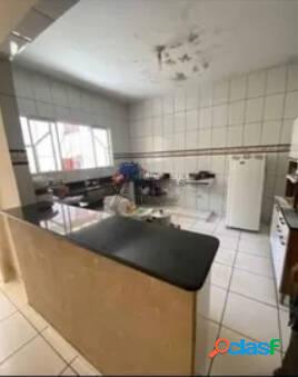 Vendo uma casa com 3 quartos no bairro Independência