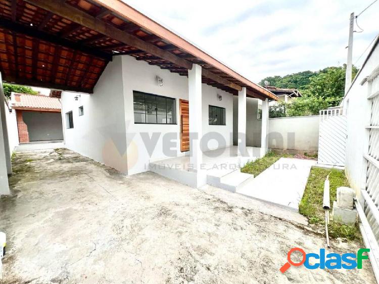 Casa com 3 quartos, 163m², à venda