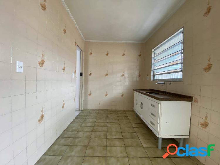 Apartameno 2 Dormitorios com garagem fechada