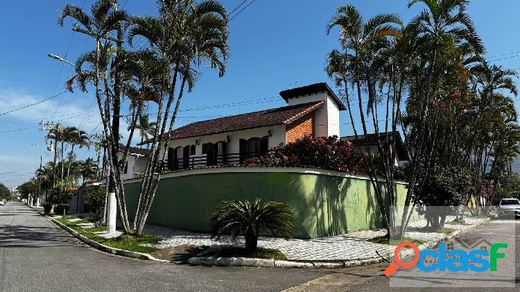 VENDE-SE CASA DE ESQUINA NO BALNEÁRIO FLÓRIDA PRAIA GRANDE