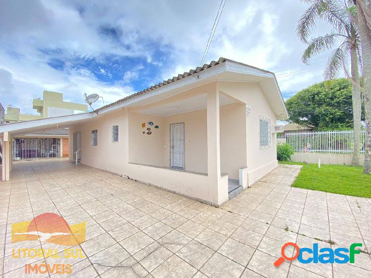 Casa com piscina averbada, 250m², 350 metros da praia